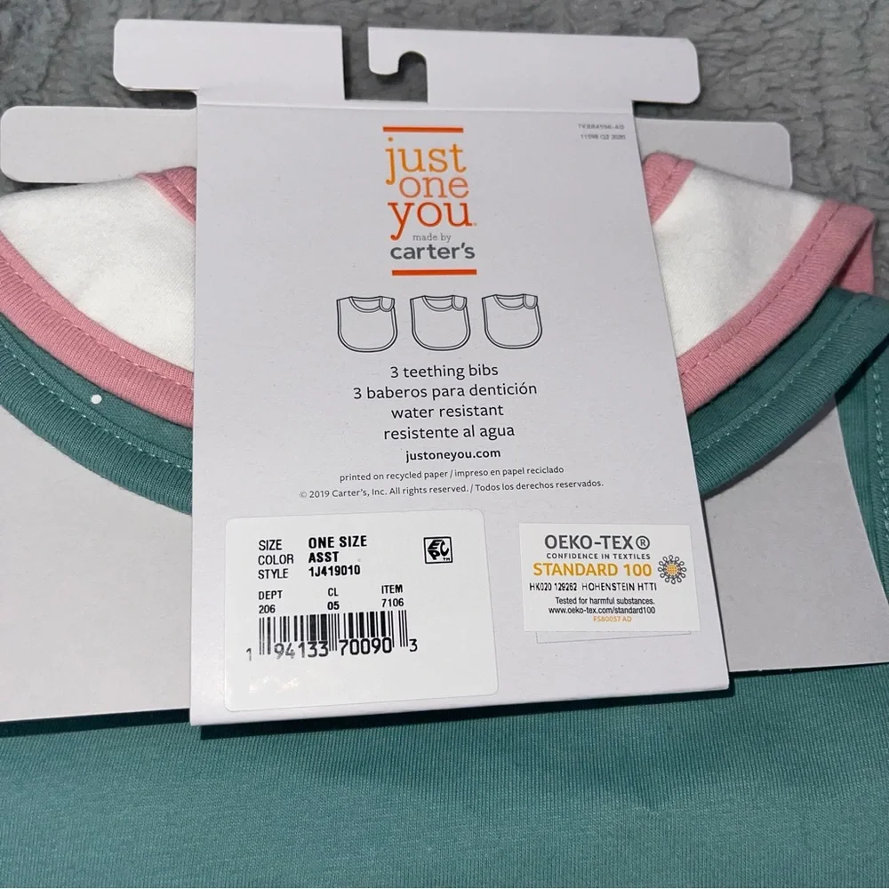 ‼️FREE‼️NEW‼️Carters Water Resistant Bibs Set Of 2